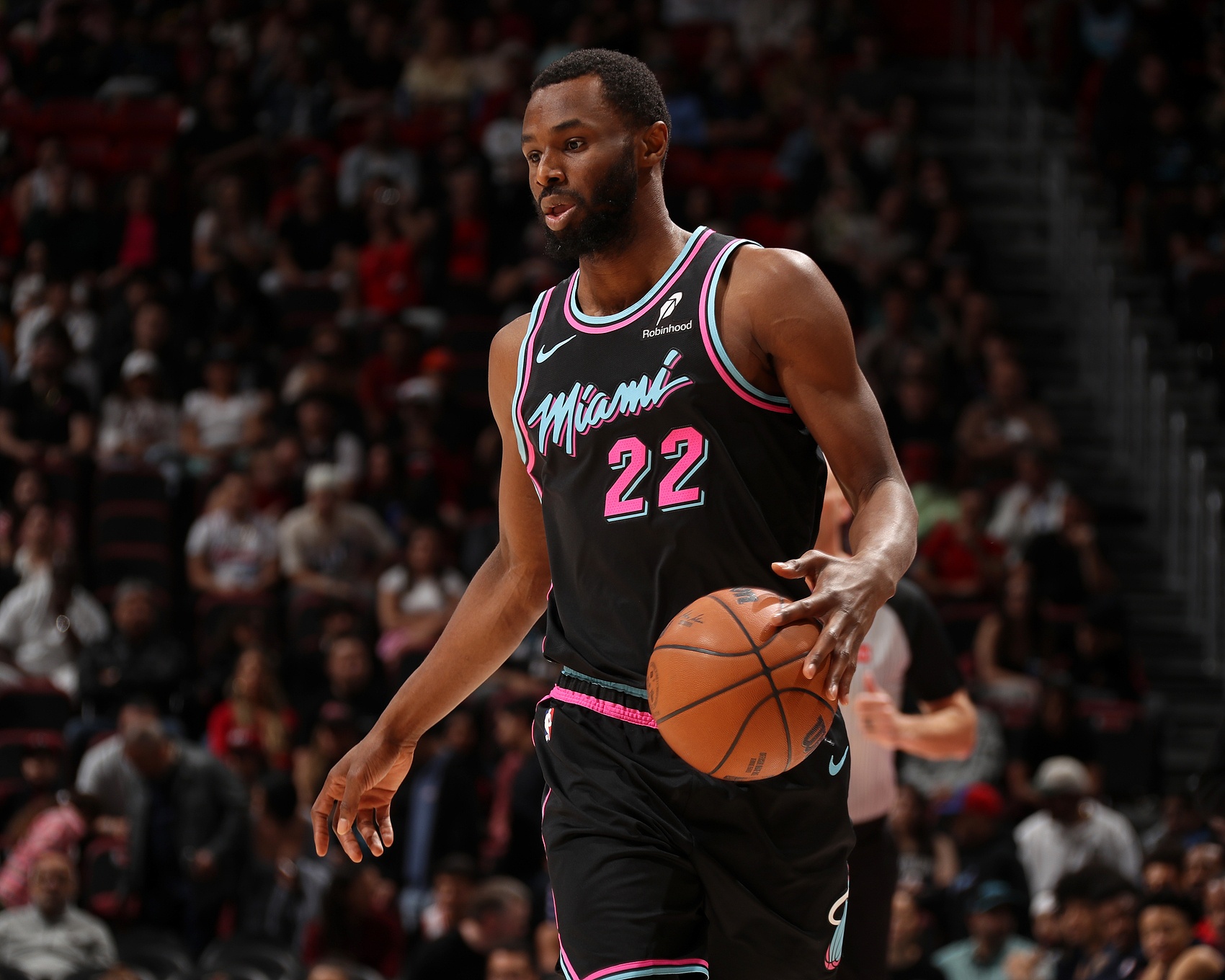 世俱杯-还是舍不得！美记：维金斯在勇士内部仍然受到高度的评价