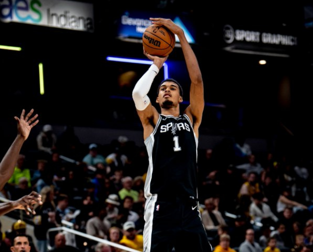 世俱杯赛程-4000场里程碑！文班29+11马刺送独行侠6连败 弗拉格连4场30+