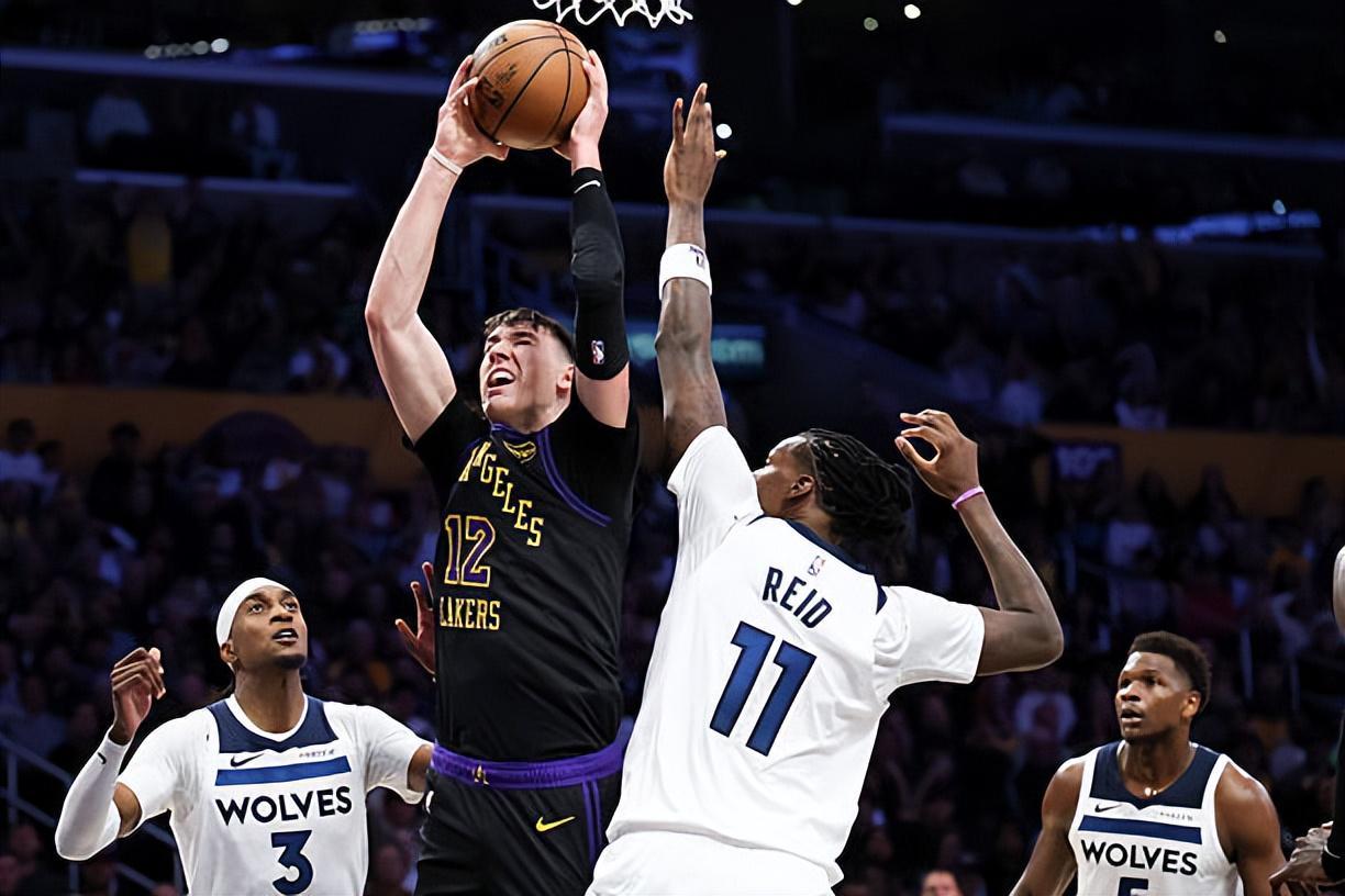 世俱杯官方-手感依然不佳，但湖人侧翼新星却展现出了一些其他方面的技能？