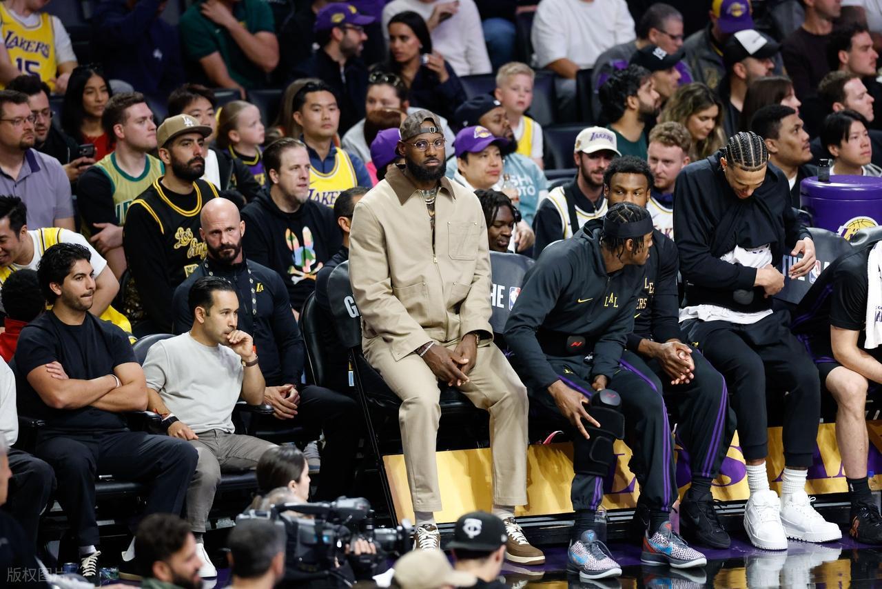 世俱杯官方-10负1胜！拿5260万顶薪，却打成球队累赘，你该重回骑士联手哈登